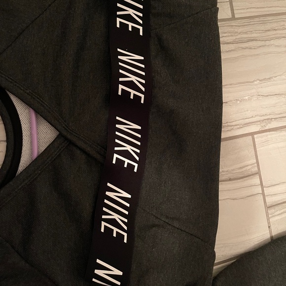 nike top - Picture 4 of 5